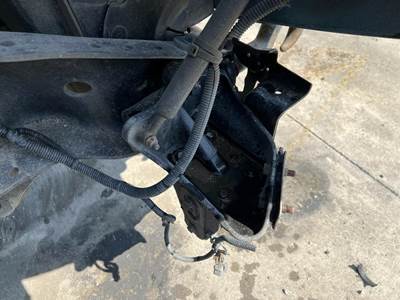 Freightliner Cascadia Right Bracket for a Freightliner CASCADIA 125