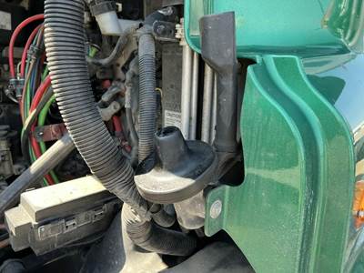 Freightliner Cascadia Left Bracket for a Freightliner CASCADIA 125