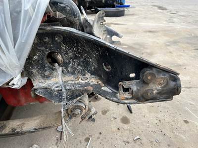 Freightliner Cascadia Right Bracket for a Freightliner CASCADIA 125