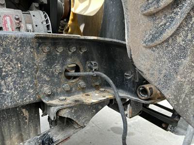 Freightliner Cascadia Right Bracket for a Freightliner CASCADIA 125