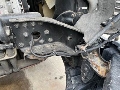 Freightliner Cascadia Right Bracket for a Freightliner CASCADIA 125