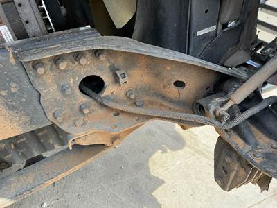 Freightliner Cascadia Right Bracket for a Freightliner CASCADIA 125