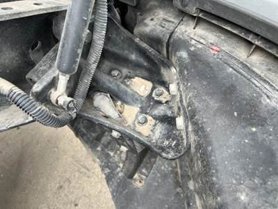 Freightliner Cascadia Right Bracket for a Freightliner CASCADIA 125