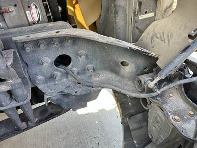 Freightliner Cascadia Right Bracket for a Freightliner CASCADIA 113BBC