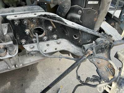 Freightliner Cascadia Right Bracket for a Freightliner CASCADIA 125