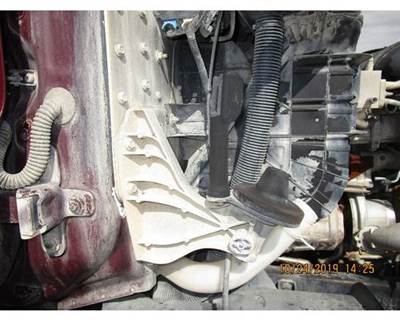 Freightliner Cascadia Right Bracket for a Freightliner CASCADIA 125