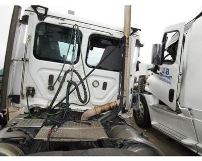Freightliner Cascadia Bracket for a Freightliner CASCADIA 113BBC