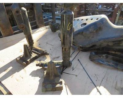 Freightliner Cascadia Bracket