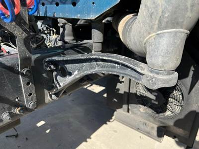 Freightliner Century Class Bracket for a Freightliner ST120
