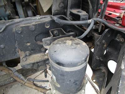 Freightliner Columbia Right Bracket for a Freightliner COLUMBIA 120