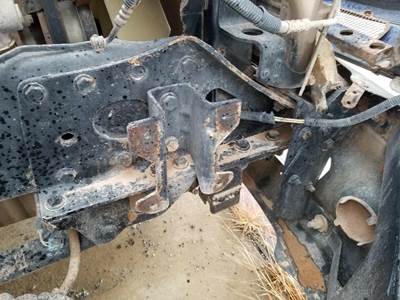 Freightliner Columbia Right Bracket for a Freightliner COLUMBIA 120