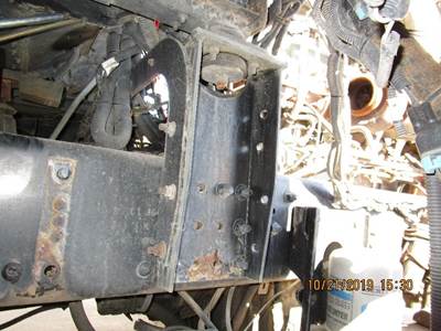 Freightliner FLD132 Right Bracket for a Freightliner FLD132 XL CLASSIC