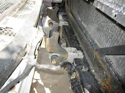 Kenworth T680 Left Bracket for a Kenworth T700