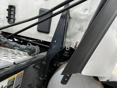 Kenworth T680 Bracket