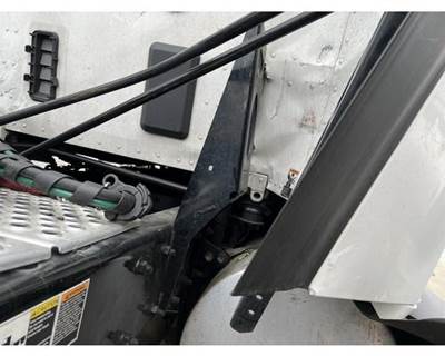 Kenworth T680 Bracket