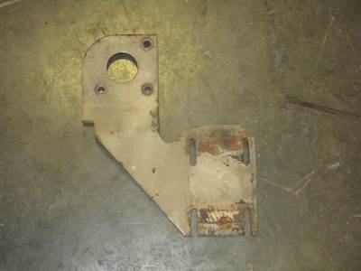 USED A/C COMPRESSOR BRACKET OEM # 22-12082-0