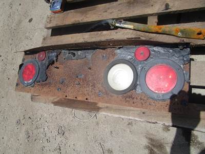 USED REAR SUPPORT REVERSE LIGHT BRACKET/ TAIL LIGHTS