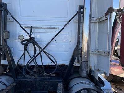 Volvo VNL Bracket