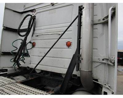 Volvo VNL Bracket