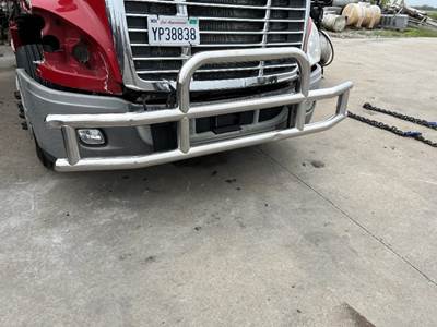 Freightliner Cascadia Front Bumper for a Freightliner CASCADIA 125