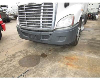 Freightliner Cascadia Front Bumper for a Freightliner CASCADIA 125