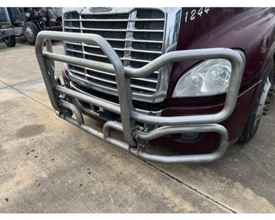 Freightliner Cascadia Front Bumper for a Freightliner CASCADIA 125