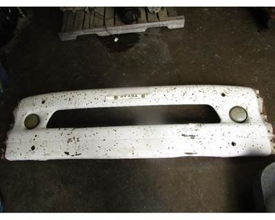 Freightliner Columbia Front Bumper for a Freightliner COLUMBIA 120