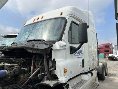 Freightliner Cascadia Cab Assembly for a Freightliner CASCADIA 125