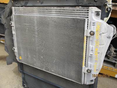 Freightliner Cascadia Charge Air Cooler (ATAAC) for a Freightliner CASCADIA 125