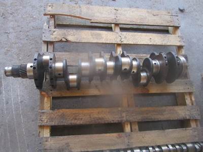 International DT466 Crankshaft