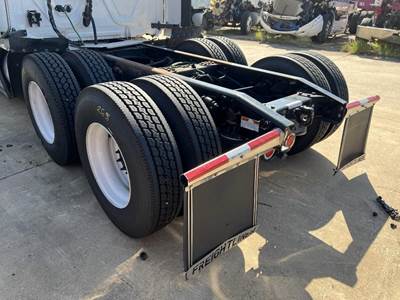 Detroit CASCADIA 126 Cutoff for a Freightliner CASCADIA 126