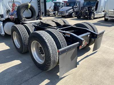 Eaton CASCADIA 125 Cutoff for a Freightliner CASCADIA 125