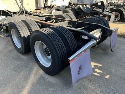 Rockwell CENTURY CLASS 120 Cutoff for a Freightliner CENTURY CLASS 120