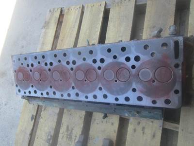 International DT466E Cylinder Head