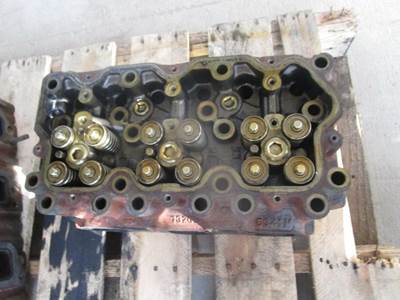 Mack E7 Cylinder Head