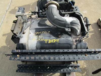 Detroit DD15 DPF Assembly for a Freightliner CASCADIA 125