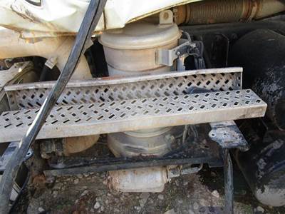 Mack Pinnacle CHU613 DPF Assembly for a Mack CHU613