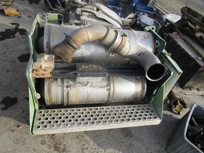 USED COMPLETE DPF CAME FROM A 2013 KENWORTH T800 WITH A CUMMINS ISX 