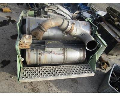 USED COMPLETE DPF CAME FROM A 2013 KENWORTH T800 WITH A CUMMINS ISX 