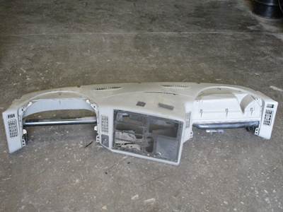 USED INTERNATIONAL 4300 DASHBOARD ASSEMBLY 
