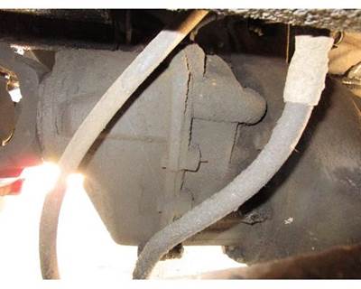 Eaton DS404 Front Differential for a Peterbilt 379