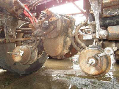 Eaton DSH40 Front Differential for a Peterbilt 388