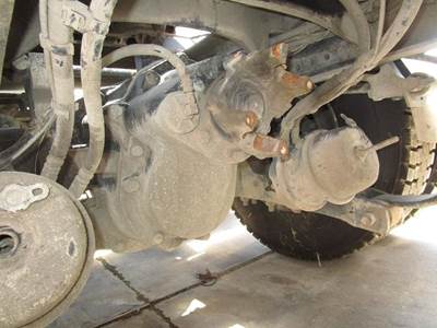 Eaton DSH40 Front Differential for a Peterbilt 579