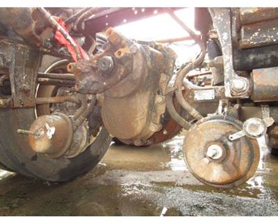 Eaton DSH40 Front Differential for a Peterbilt 388