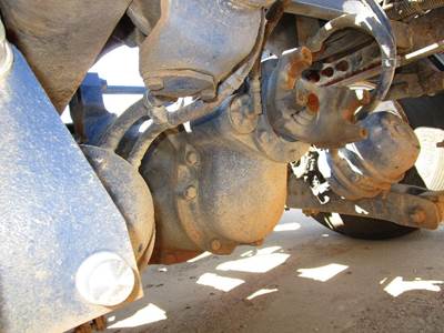 Eaton DSP40 Front Differential for a Peterbilt 379