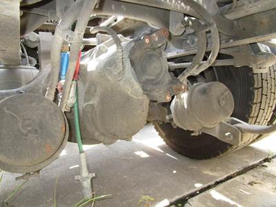 Eaton DSP40 Front Differential for a Peterbilt 386