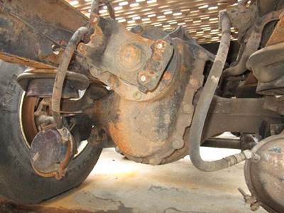 Eaton DSP40 Front Differential for a Kenworth T600