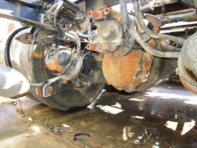 Eaton DSP41 Front Differential for a Peterbilt 387