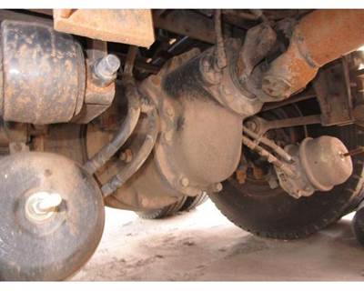 Eaton DSP41 Front Differential for a Peterbilt 330