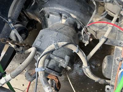 Rockwell MD2014XC Front Differential for a Freightliner CASCADIA 126